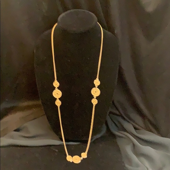 Avon Vintage gold necklace 171/4 inches long - Picture 3 of 5